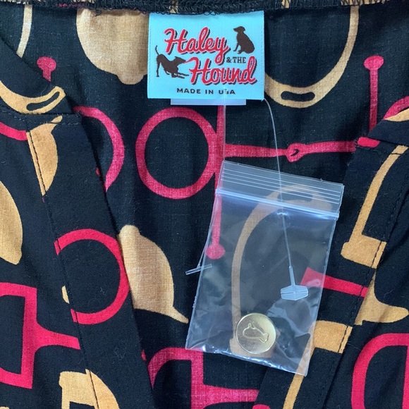 🆕 Haley and the Hound Equestrian Top - Medium - Picture 4 of 8